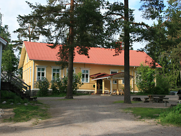 Uudenkyl&auml;n koulu